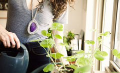 SURROUNDED PENDANT NECKLACE