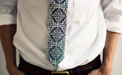 PRINTED CHAMBRAY TIE