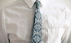 PRINTED CHAMBRAY TIE