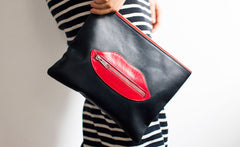 LEATHER LIPS CLUTCH