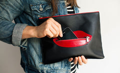 LEATHER LIPS CLUTCH