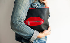 LEATHER LIPS CLUTCH