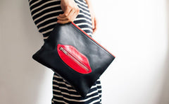 LEATHER LIPS CLUTCH