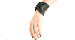 NIGHT SHADE LEATHER BOW CUFF