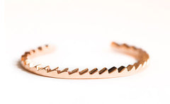 ROSE MINI ZIGZAG CUFF