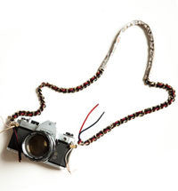 METALLIC PAISLEY CAMERA STRAP