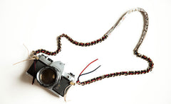 METALLIC PAISLEY CAMERA STRAP