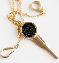 STINGRAY PENDULUM NECKLACE