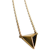 STINGRAY TRILLION NECKLACE