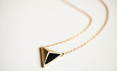 STINGRAY TRILLION NECKLACE