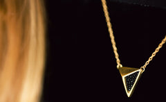 STINGRAY TRILLION NECKLACE