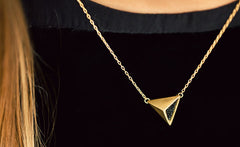 STINGRAY TRILLION NECKLACE