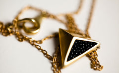 STINGRAY TRILLION NECKLACE