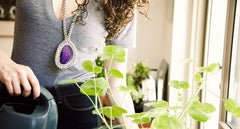 SURROUNDED PENDANT NECKLACE