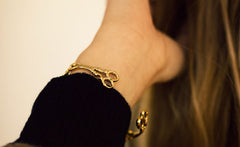 VICTORIAN GOVERNESS CUFF